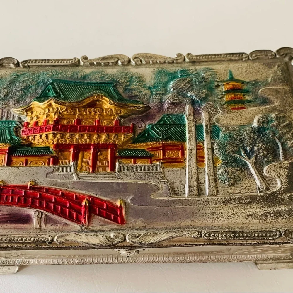 Oriental Pogoda metal trinket box